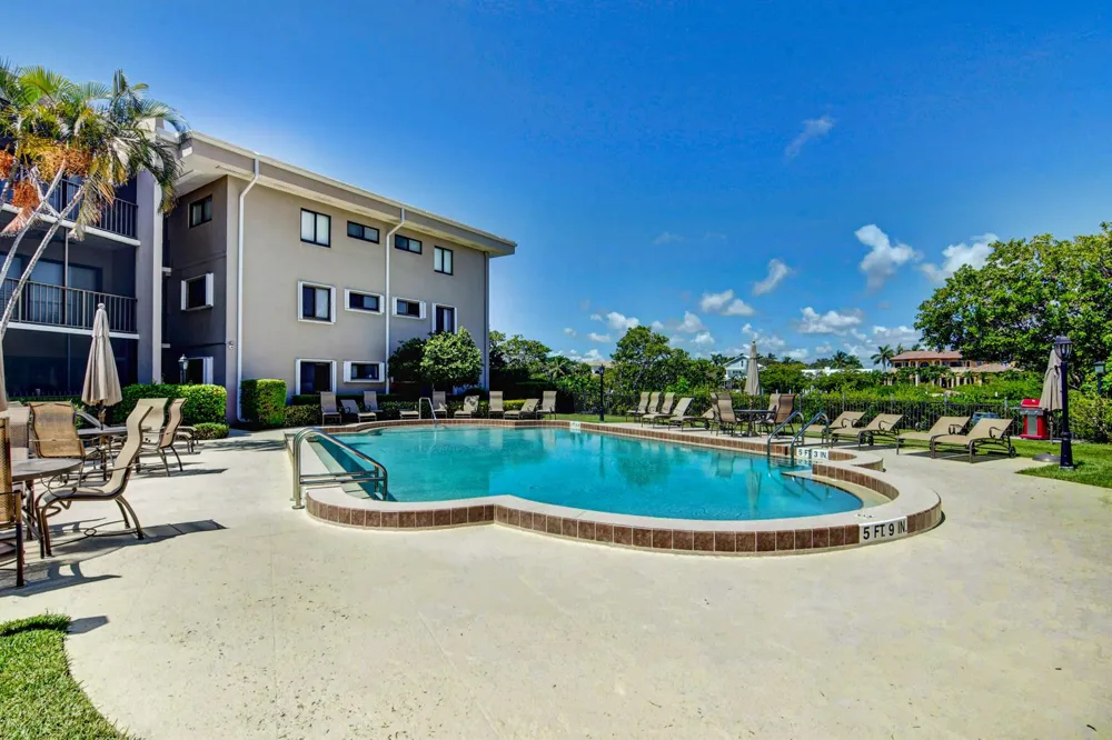 3605 S OCEAN BOULEVARD #321 South Palm Beach, FL 33480