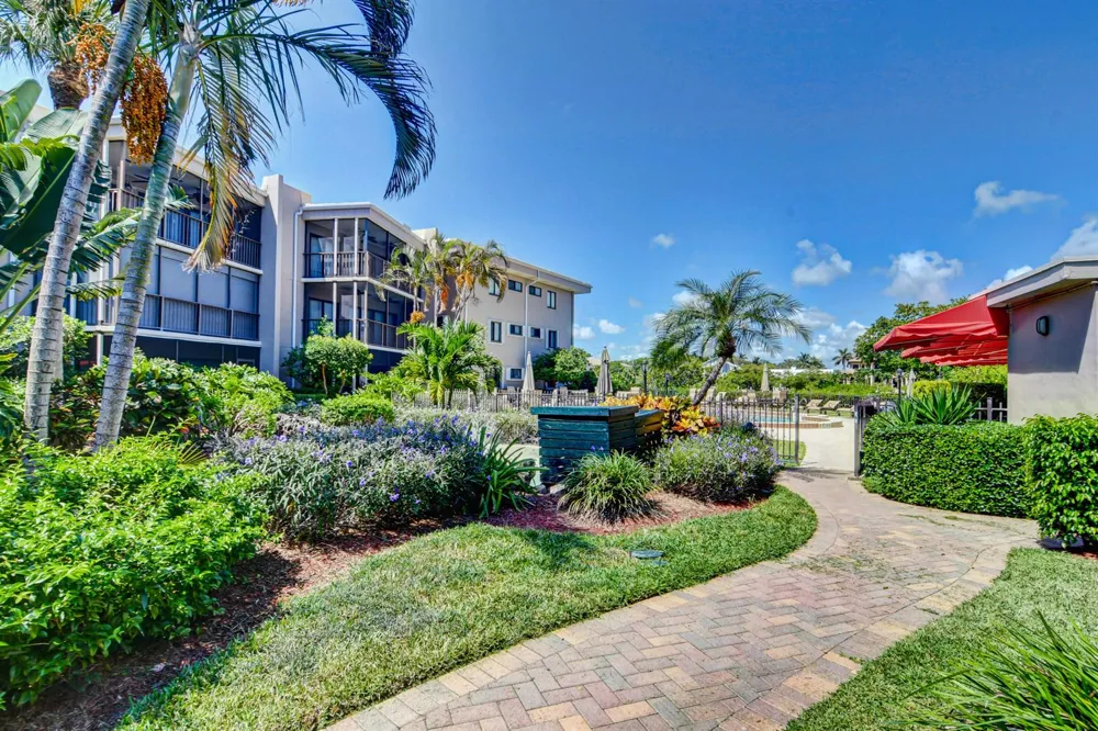 3605 S OCEAN BOULEVARD #321 South Palm Beach, FL 33480