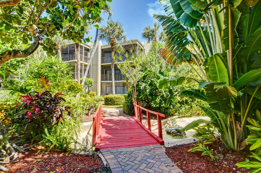 3605 S OCEAN BOULEVARD #321 South Palm Beach, FL 33480