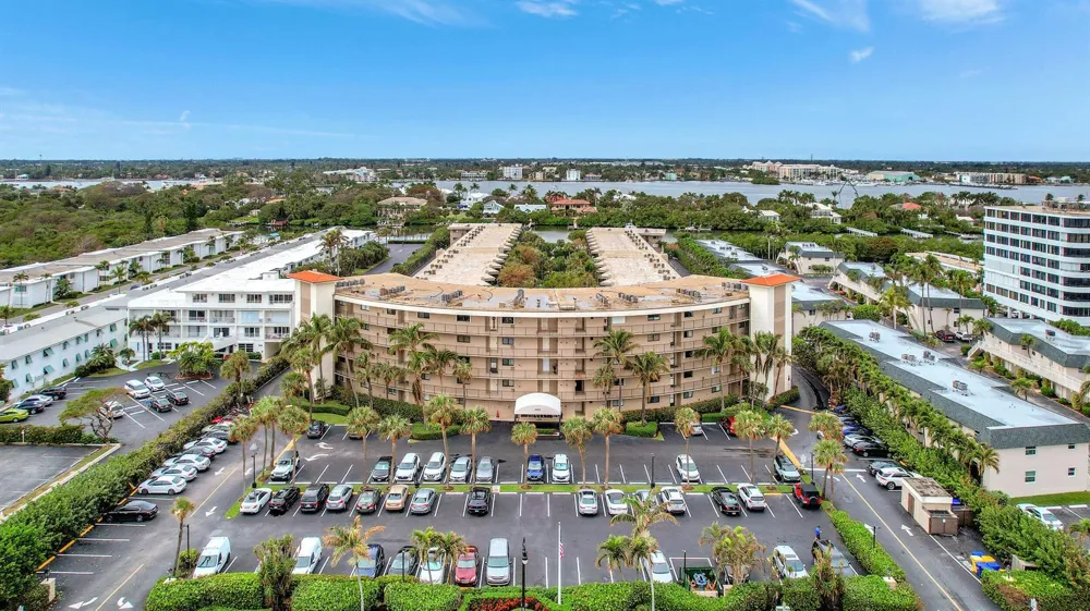 3605 S OCEAN BOULEVARD #321 South Palm Beach, FL 33480
