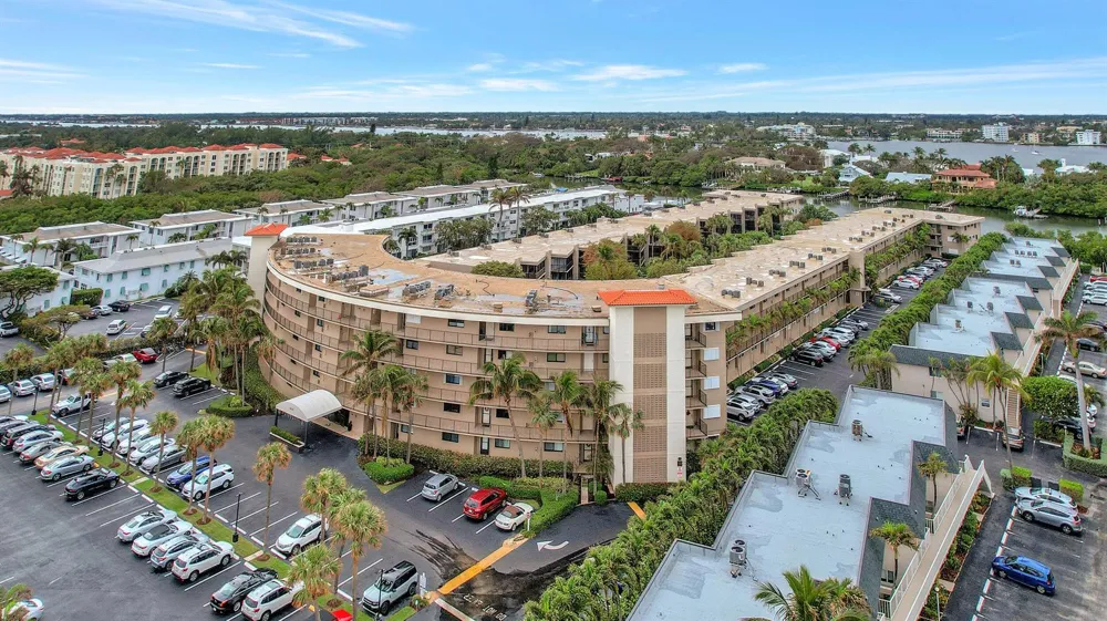 3605 S OCEAN BOULEVARD #321 South Palm Beach, FL 33480