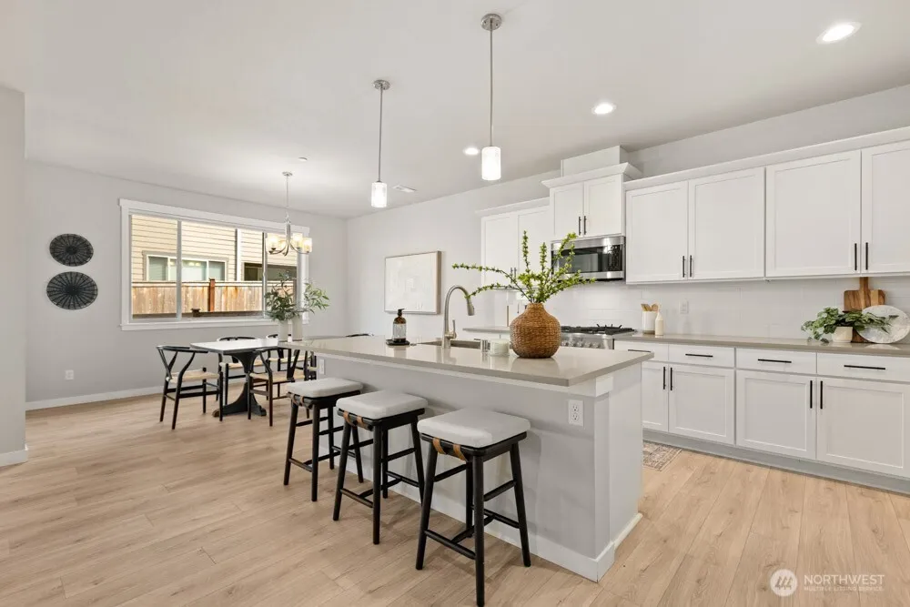 10541 11th Street E Edgewood, WA 98372