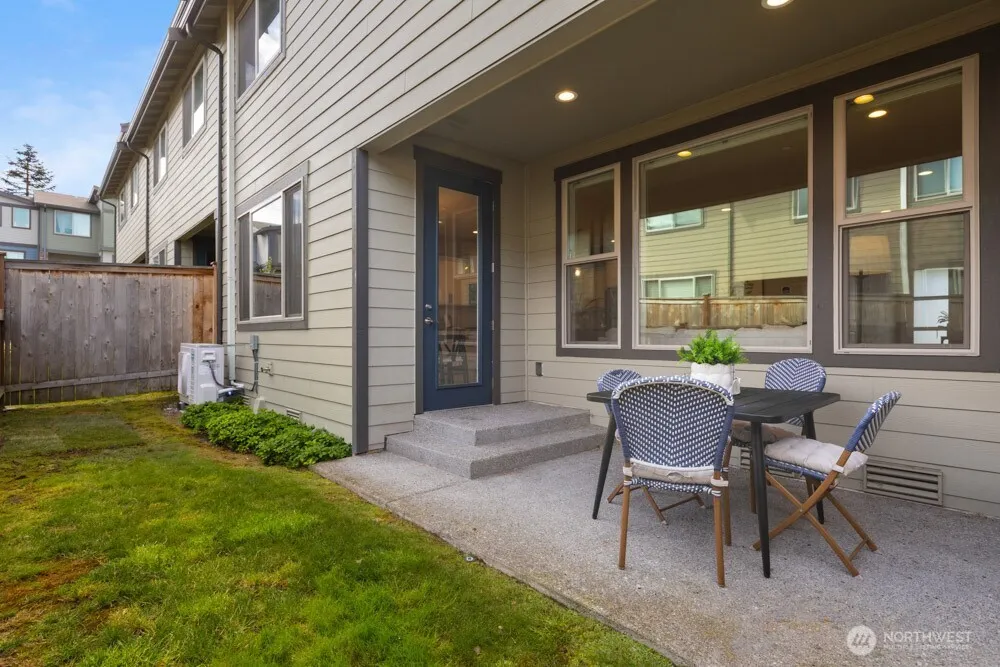 10541 11th Street E Edgewood, WA 98372