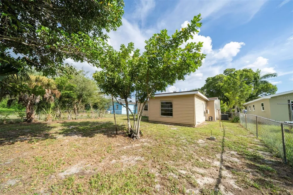 2985 SAINT CHARLES STREET Fort Myers, FL 33916