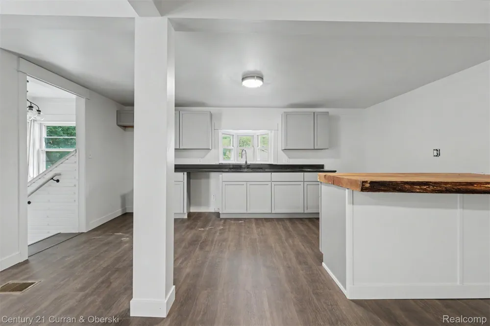 4296 Burgess Road Putnam Township, MI 48169