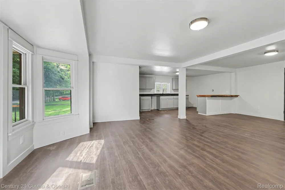 4296 Burgess Road Putnam Township, MI 48169