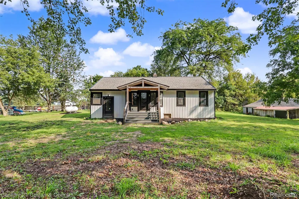 4296 Burgess Road Putnam Township, MI 48169