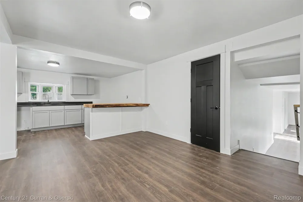 4296 Burgess Road Putnam Township, MI 48169