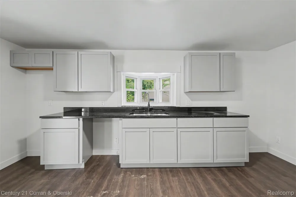 4296 Burgess Road Putnam Township, MI 48169