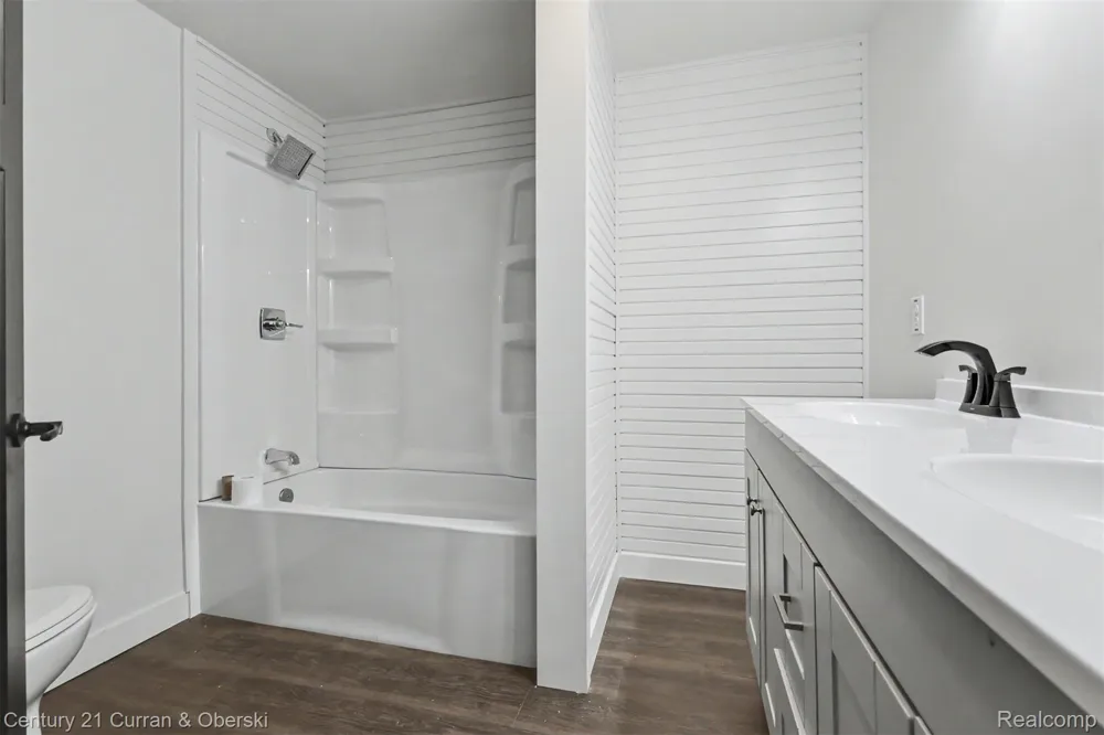 4296 Burgess Road Putnam Township, MI 48169