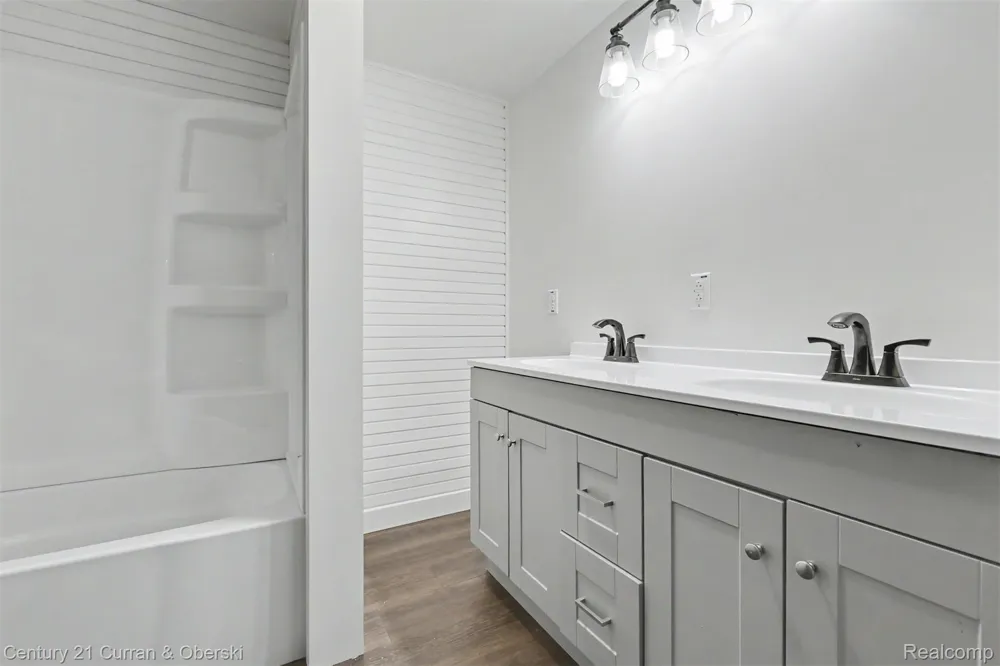 4296 Burgess Road Putnam Township, MI 48169