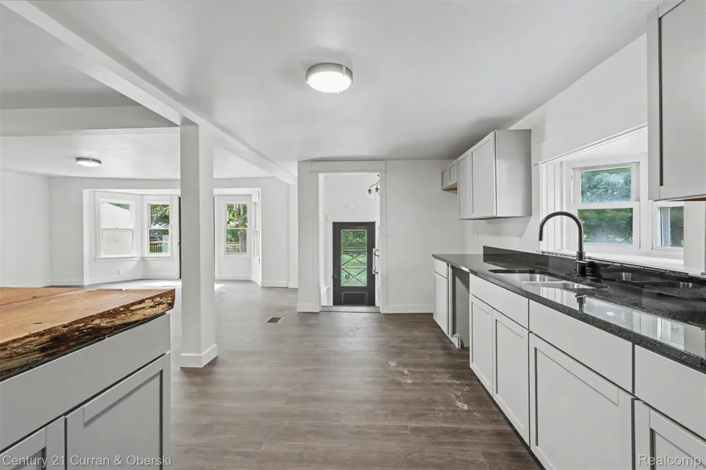 4296 Burgess Road Putnam Township, MI 48169