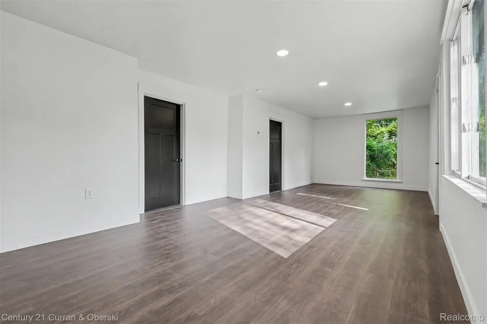 4296 Burgess Road Putnam Township, MI 48169
