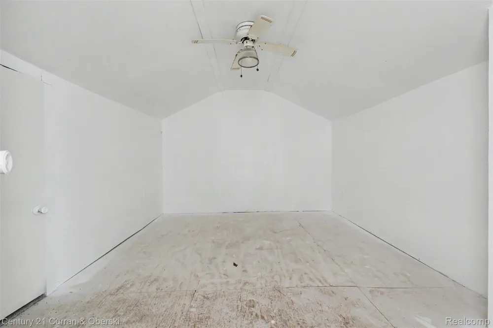 4296 Burgess Road Putnam Township, MI 48169