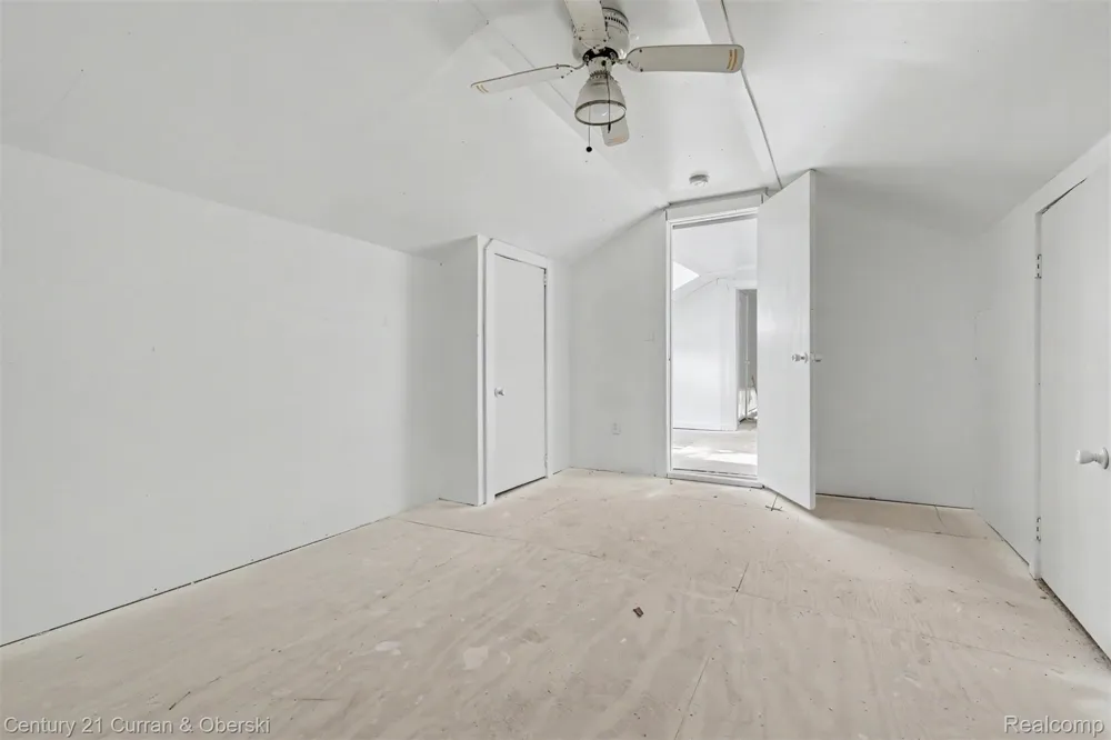 4296 Burgess Road Putnam Township, MI 48169