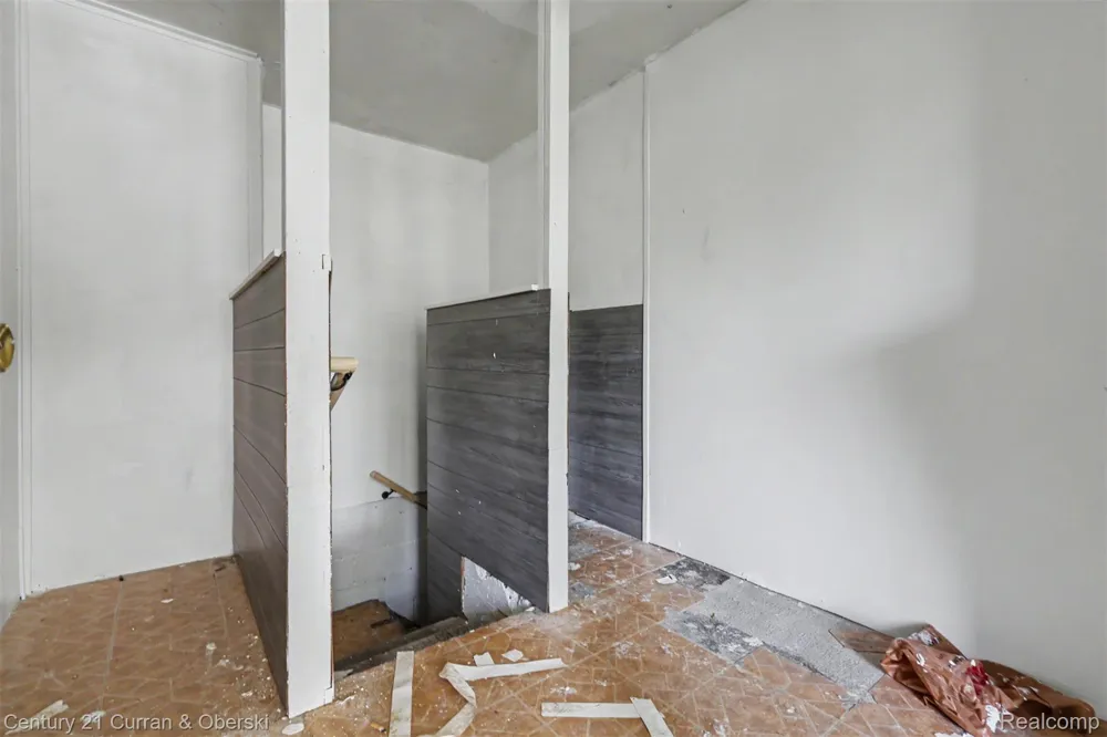 4296 Burgess Road Putnam Township, MI 48169