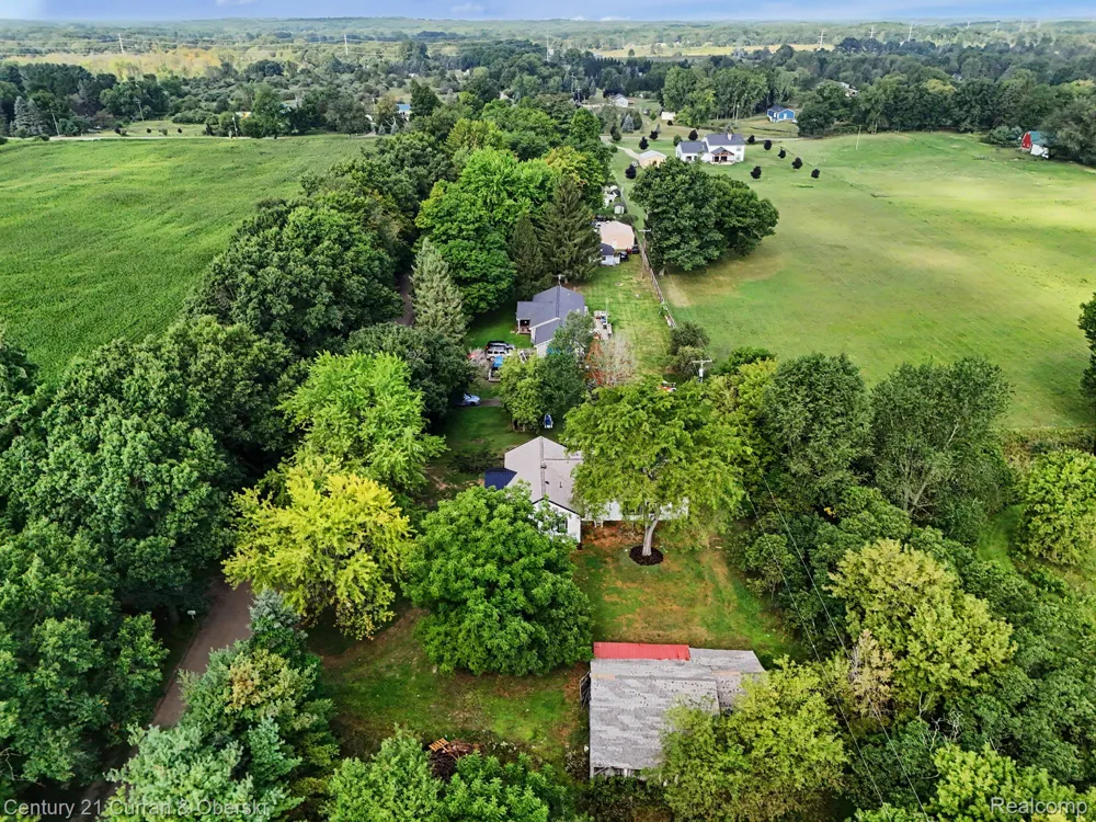 4296 Burgess Road Putnam Township, MI 48169