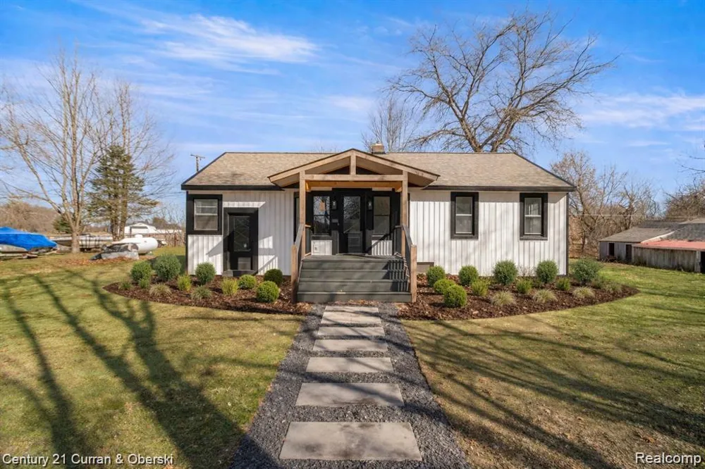 4296 Burgess Road Putnam Township, MI 48169