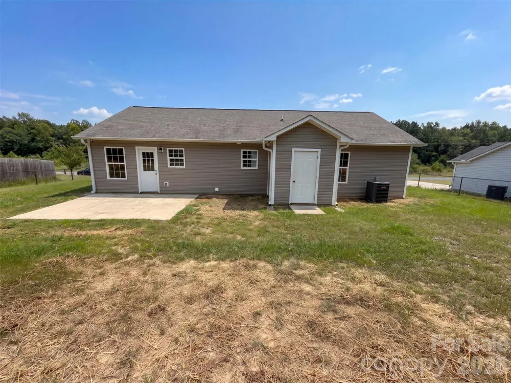 1411 Foxbrook Circle Lancaster, SC 29720