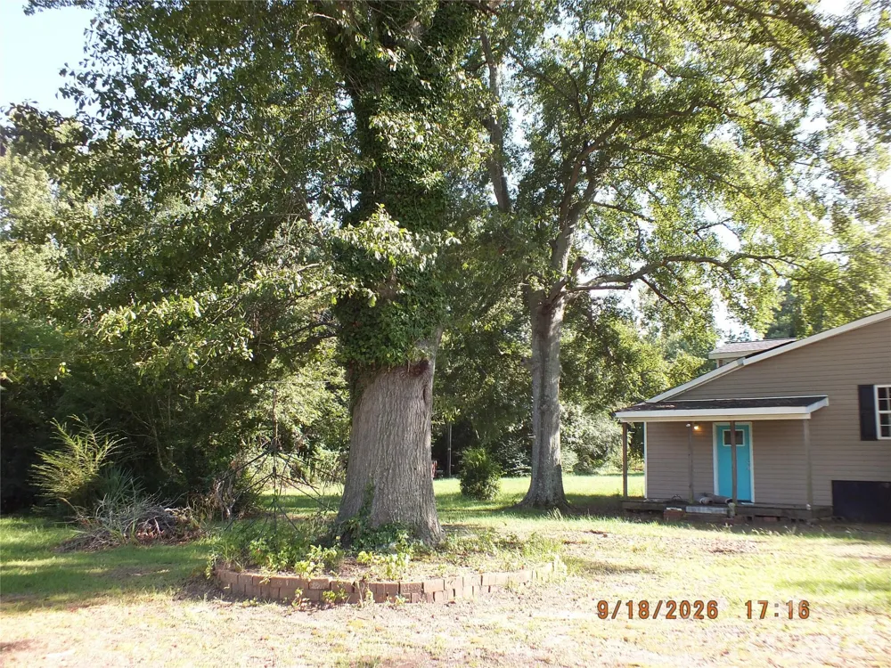 6372 Kershaw Camden Highway Heath Springs, SC 29058