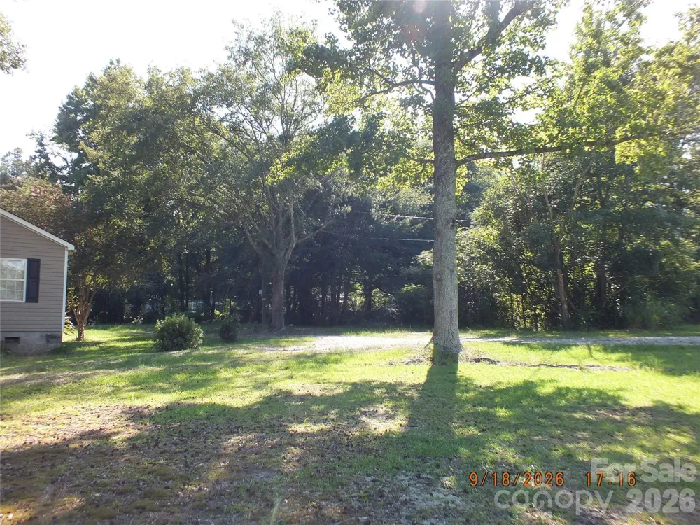6372 Kershaw Camden Highway Heath Springs, SC 29058