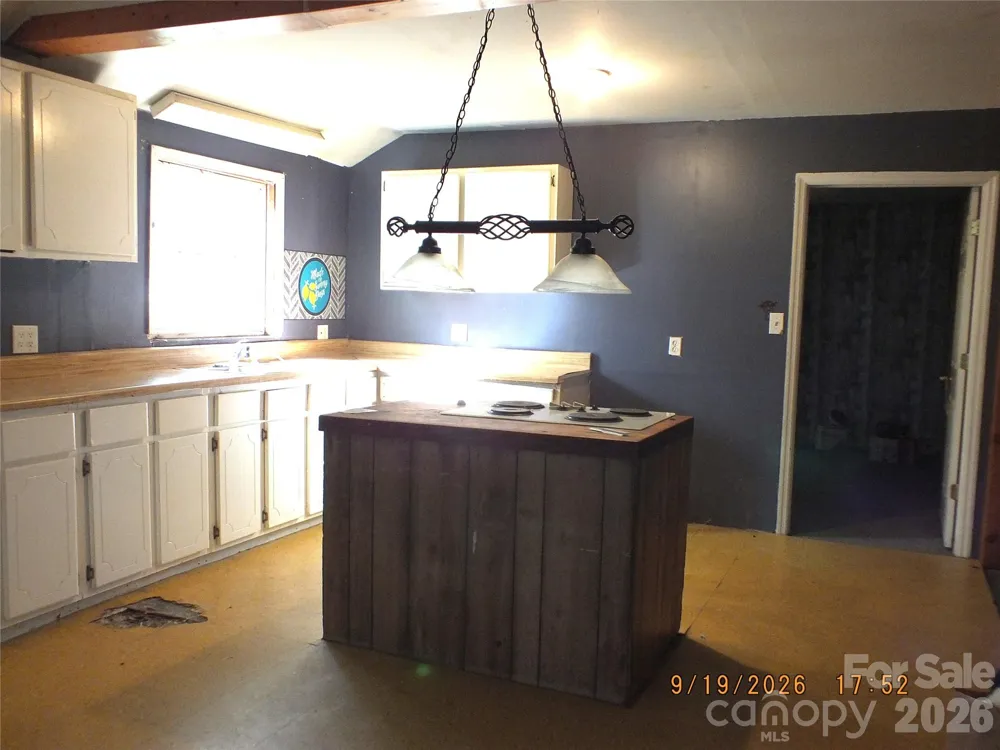 6372 Kershaw Camden Highway Heath Springs, SC 29058