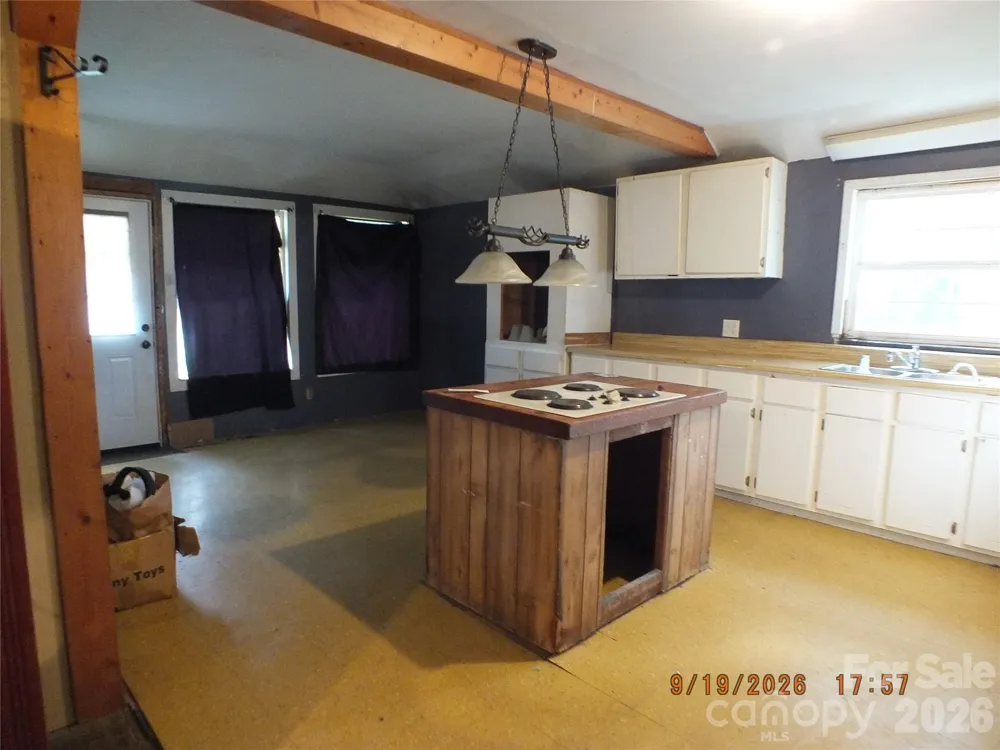 6372 Kershaw Camden Highway Heath Springs, SC 29058