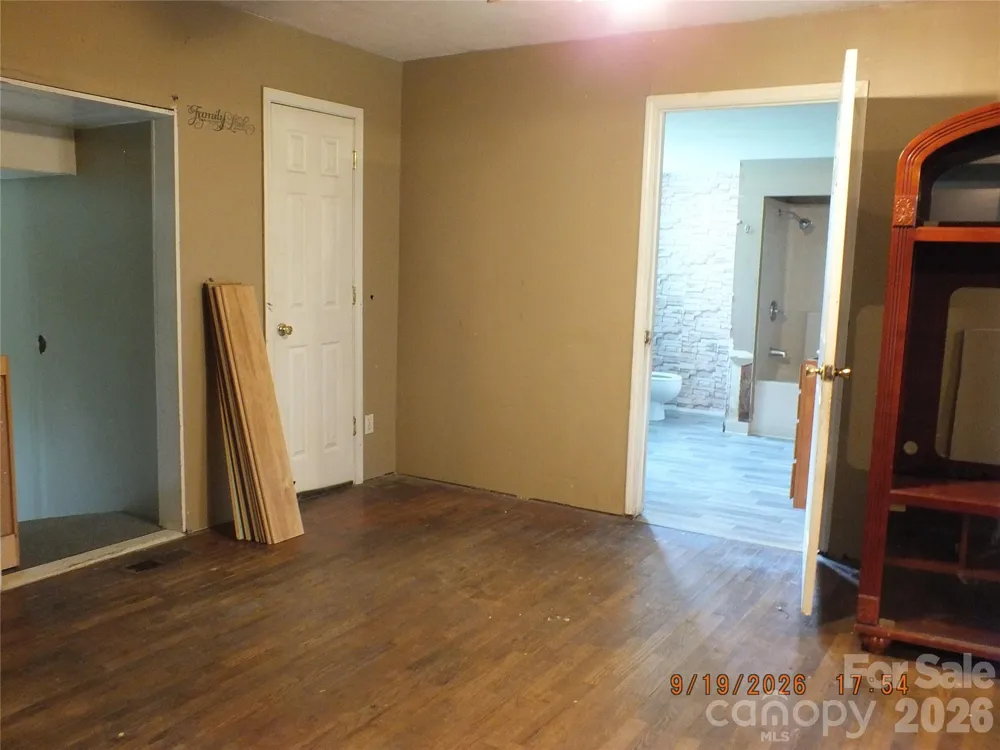 6372 Kershaw Camden Highway Heath Springs, SC 29058
