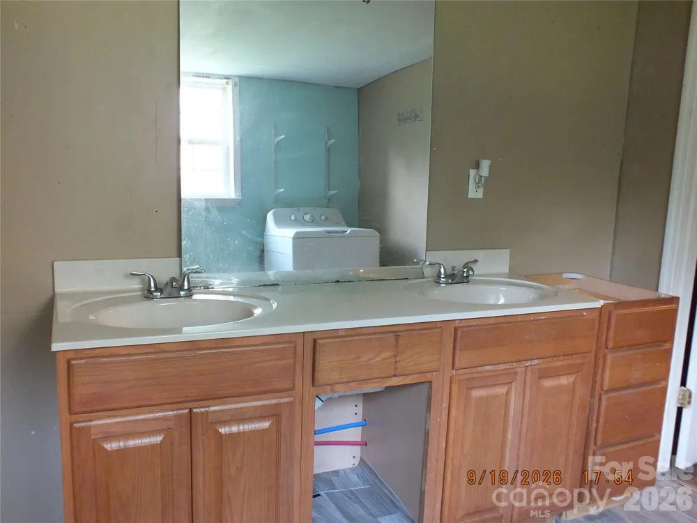 6372 Kershaw Camden Highway Heath Springs, SC 29058