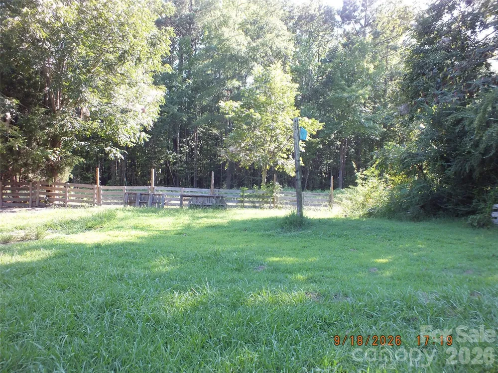 6372 Kershaw Camden Highway Heath Springs, SC 29058