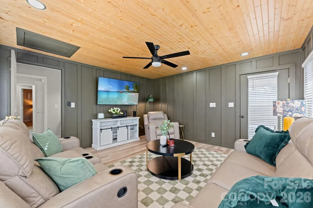 1314 Holly Drive North Myrtle Beach, SC 29582