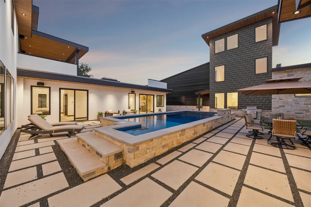 9003 King Air Drive Granbury, TX 76049