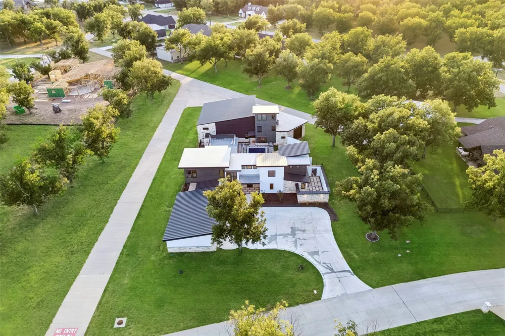 9003 King Air Drive Granbury, TX 76049