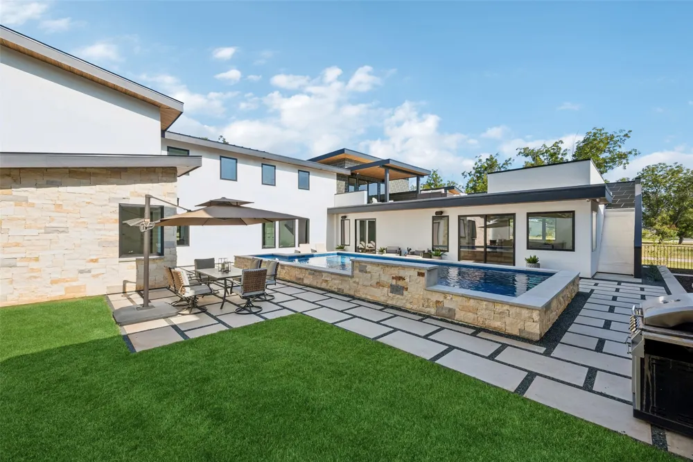 9003 King Air Drive Granbury, TX 76049