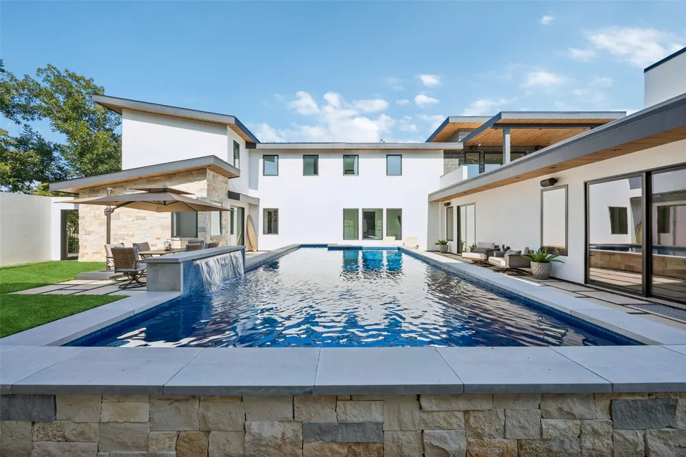 9003 King Air Drive Granbury, TX 76049