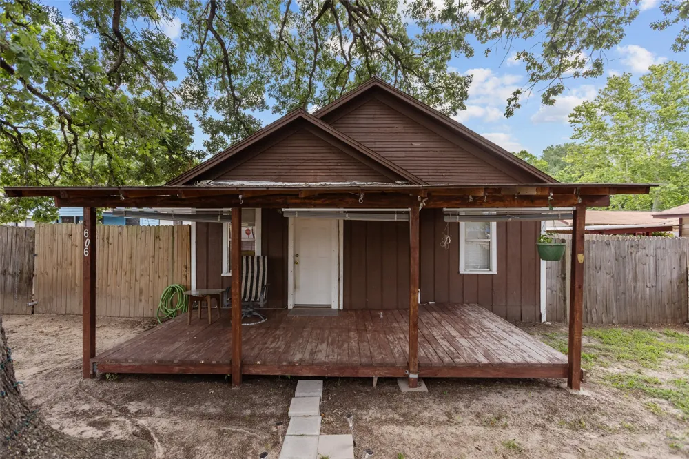 606 Needmore Street Athens, TX 75751