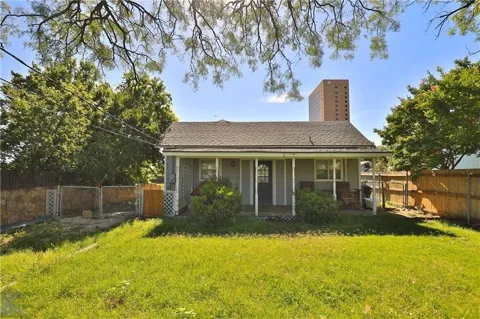 418 Elm Street