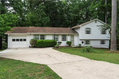 2423 Falcon Court