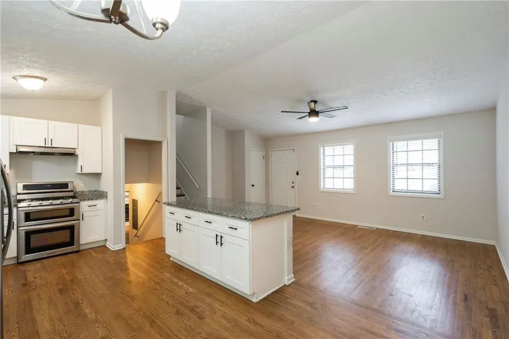 2423 Falcon Court Lawrenceville, GA 30043
