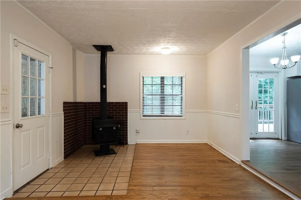 2423 Falcon Court Lawrenceville, GA 30043