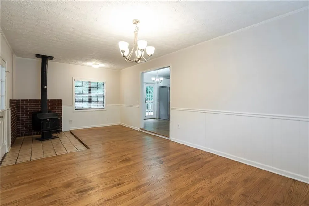 2423 Falcon Court Lawrenceville, GA 30043