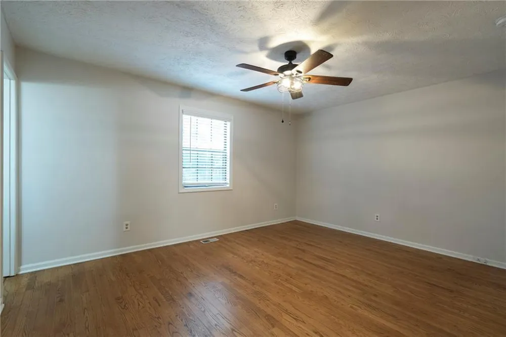 2423 Falcon Court Lawrenceville, GA 30043