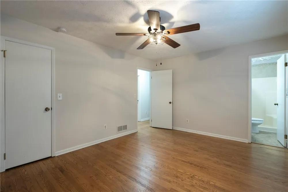 2423 Falcon Court Lawrenceville, GA 30043