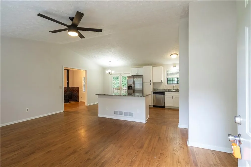 2423 Falcon Court Lawrenceville, GA 30043
