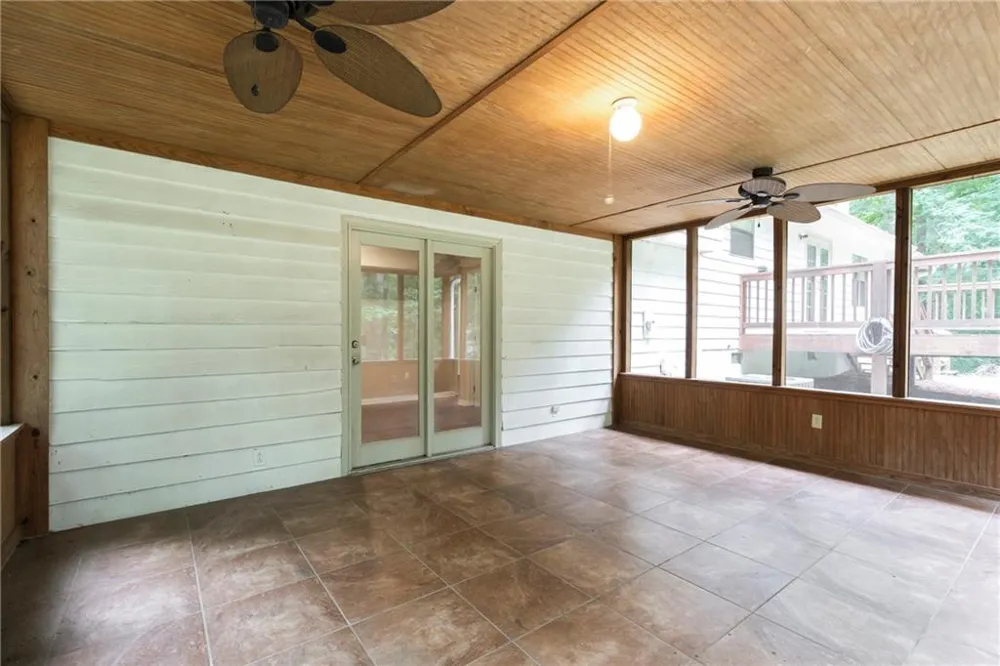 2423 Falcon Court Lawrenceville, GA 30043