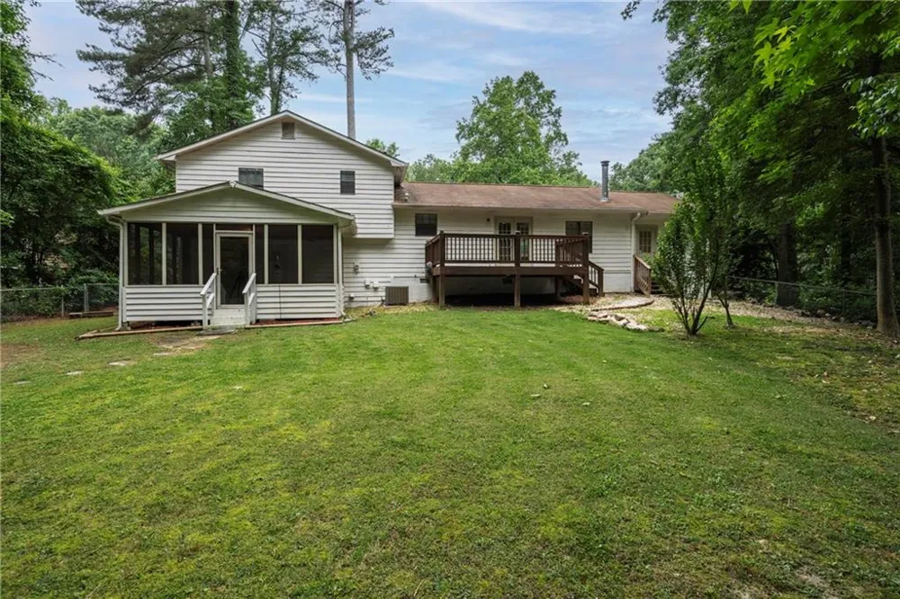 2423 Falcon Court Lawrenceville, GA 30043