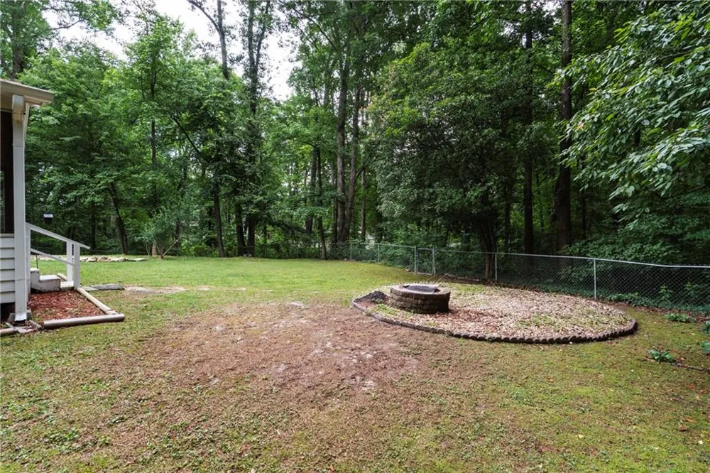 2423 Falcon Court Lawrenceville, GA 30043