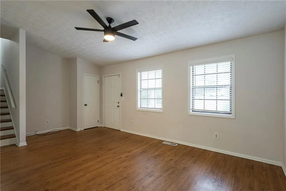 2423 Falcon Court Lawrenceville, GA 30043