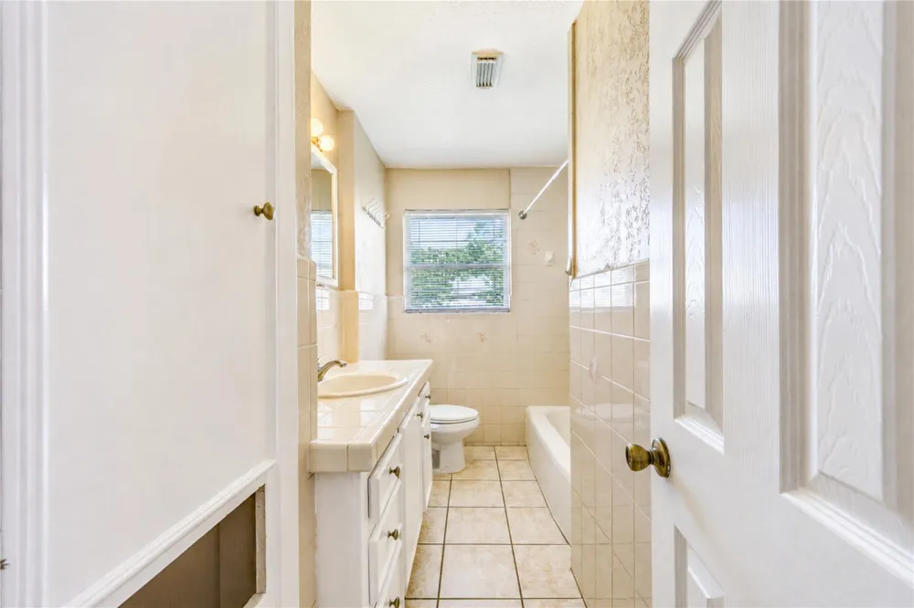 3205 Hays Street Pasadena, TX 77503