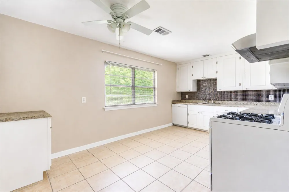 3205 Hays Street Pasadena, TX 77503